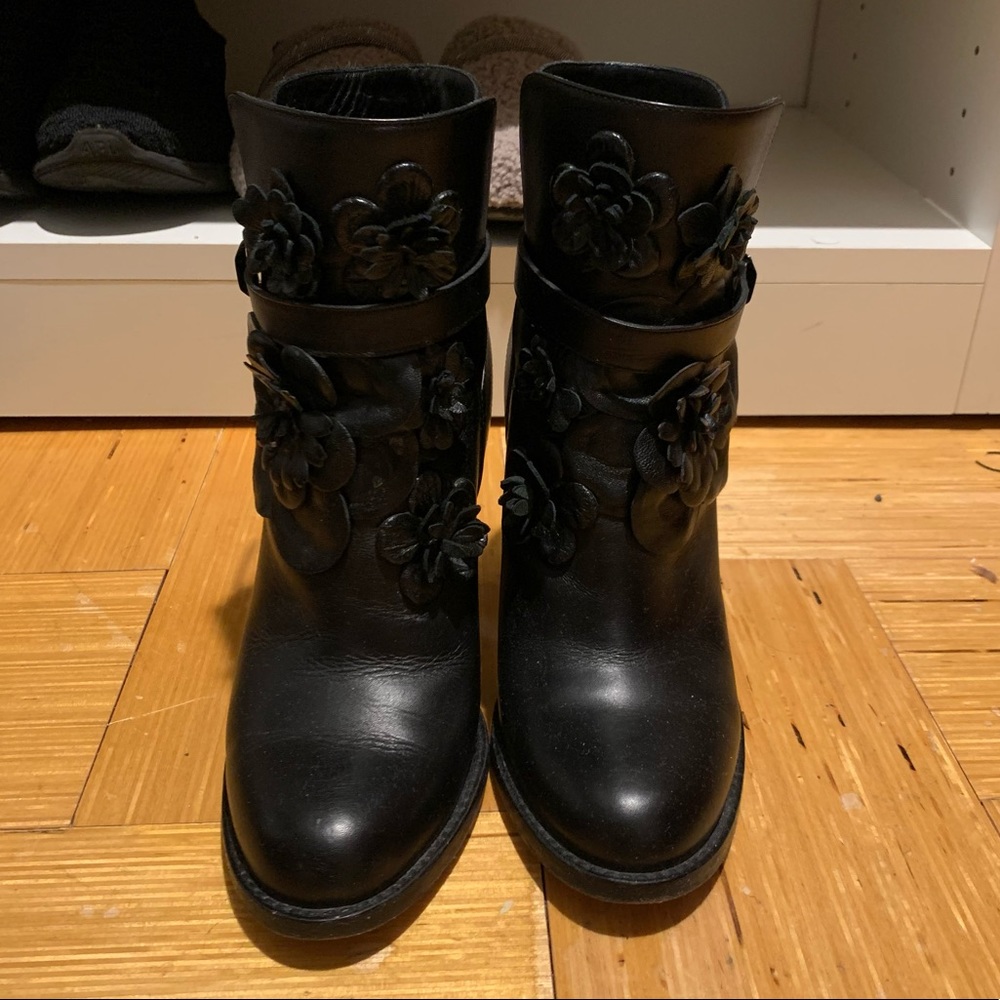 Valentino Black Heeled Boots with Floral Detail - Picture 2 of 13